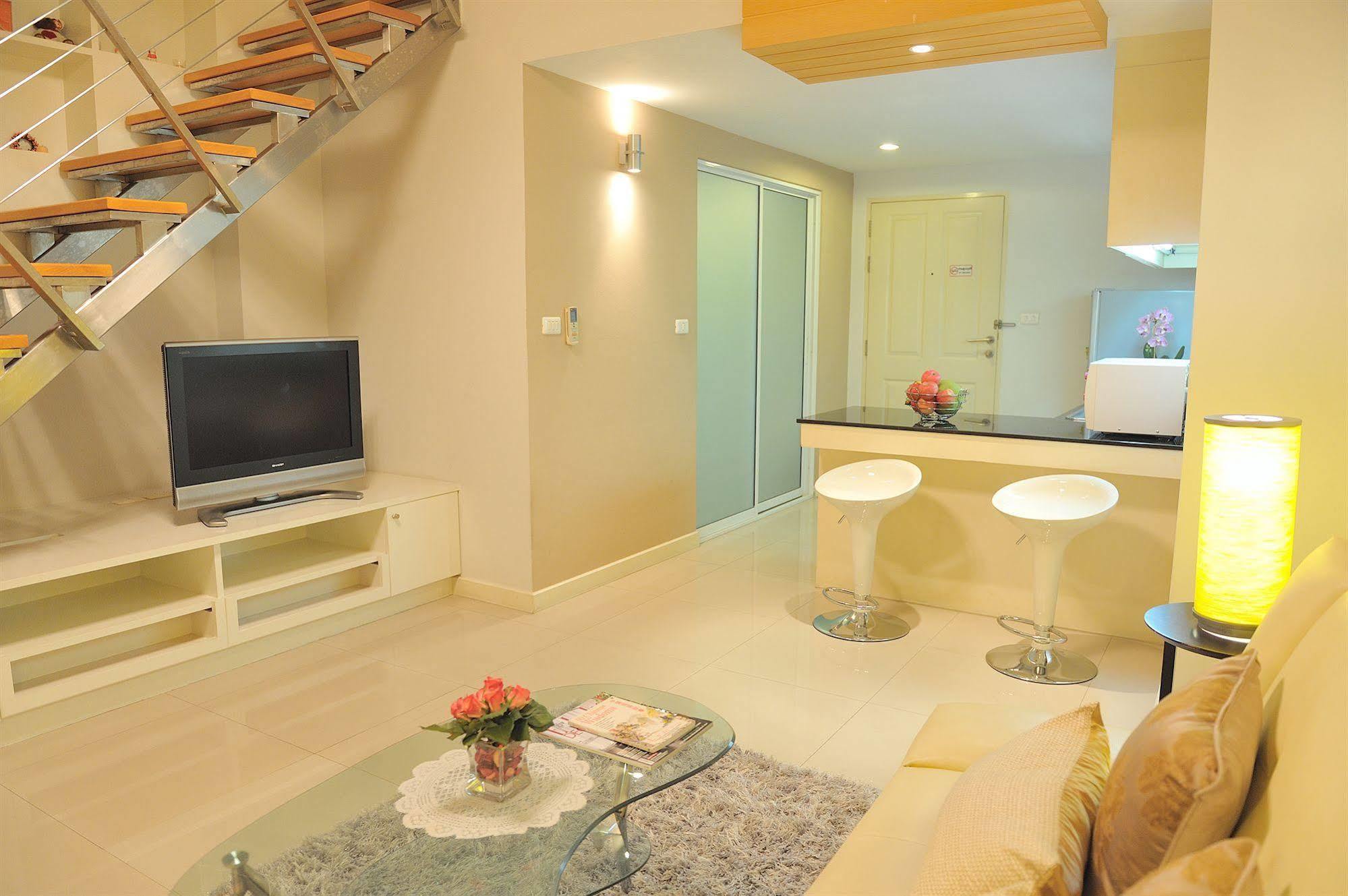 Duplex 21 Apartment Bangkok Exterior foto